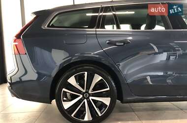 Универсал Volvo V60 2021 в 