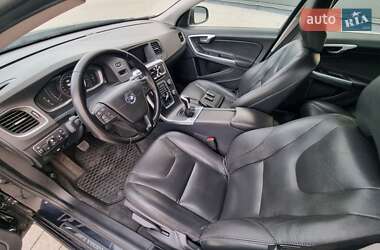 Универсал Volvo V60 2015 в 