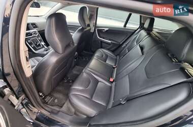 Универсал Volvo V60 2015 в 