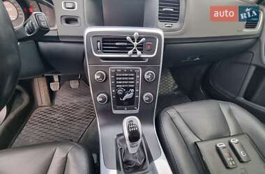 Универсал Volvo V60 2015 в 