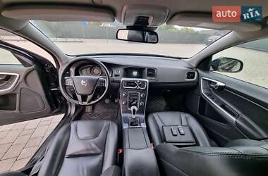 Универсал Volvo V60 2015 в 