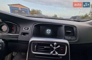 Универсал Volvo V60 2015 в 