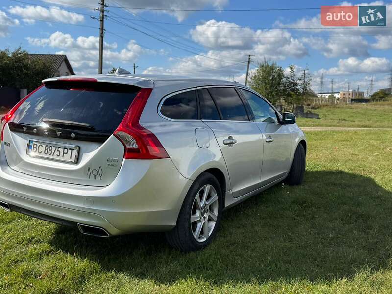 Универсал Volvo V60 2014 в Новояворовске
