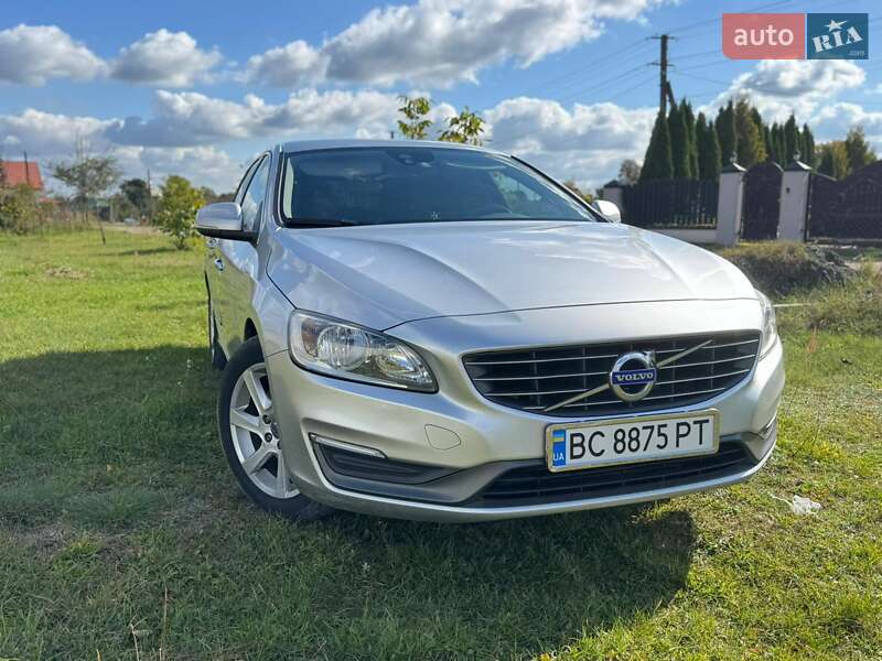Универсал Volvo V60 2014 в Новояворовске