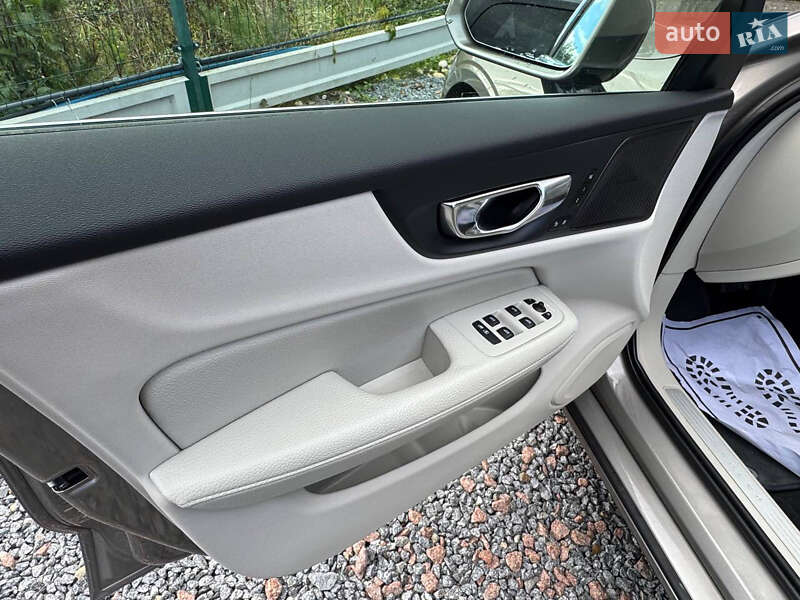 Универсал Volvo V60 2020 в Дрогобыче