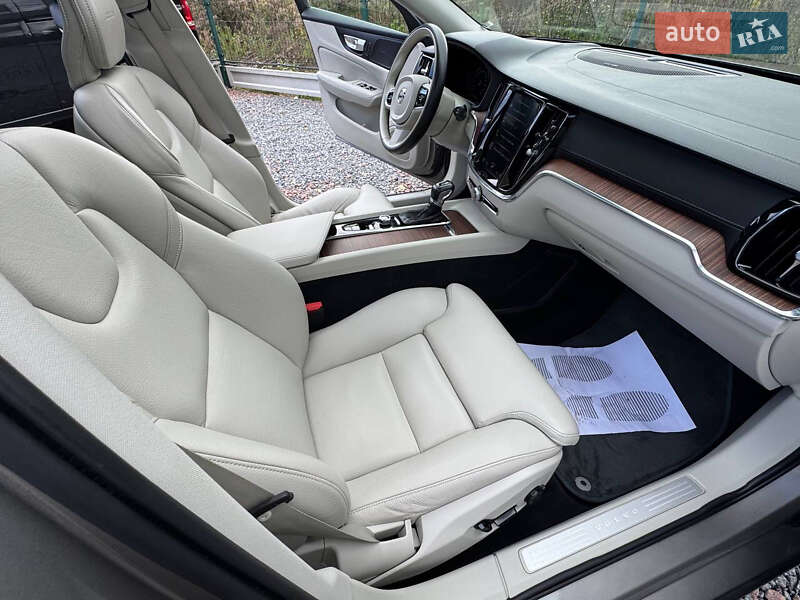 Универсал Volvo V60 2020 в Дрогобыче