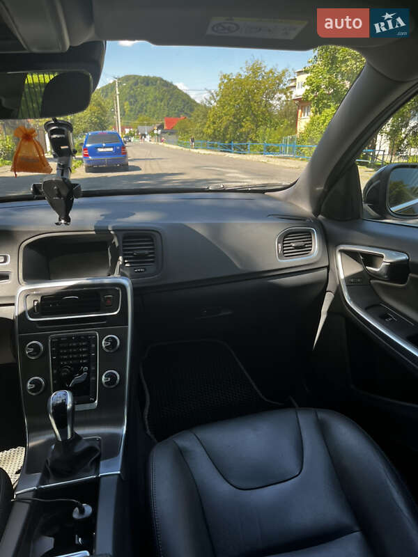 Универсал Volvo V60 2015 в Ивано-Франковске фото 12 Универсал Volvo V60 2015 в Ивано-Франковске