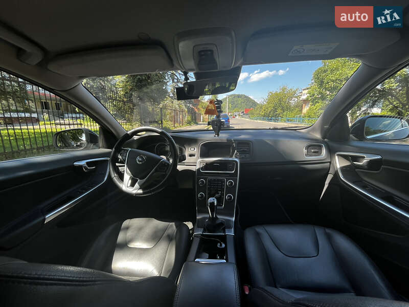 Универсал Volvo V60 2015 в Ивано-Франковске фото 15 Универсал Volvo V60 2015 в Ивано-Франковске