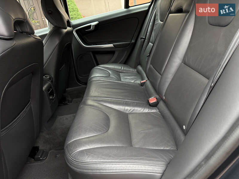 Универсал Volvo V60 2012 в Стрые фото 71 Универсал Volvo V60 2012 в Стрые