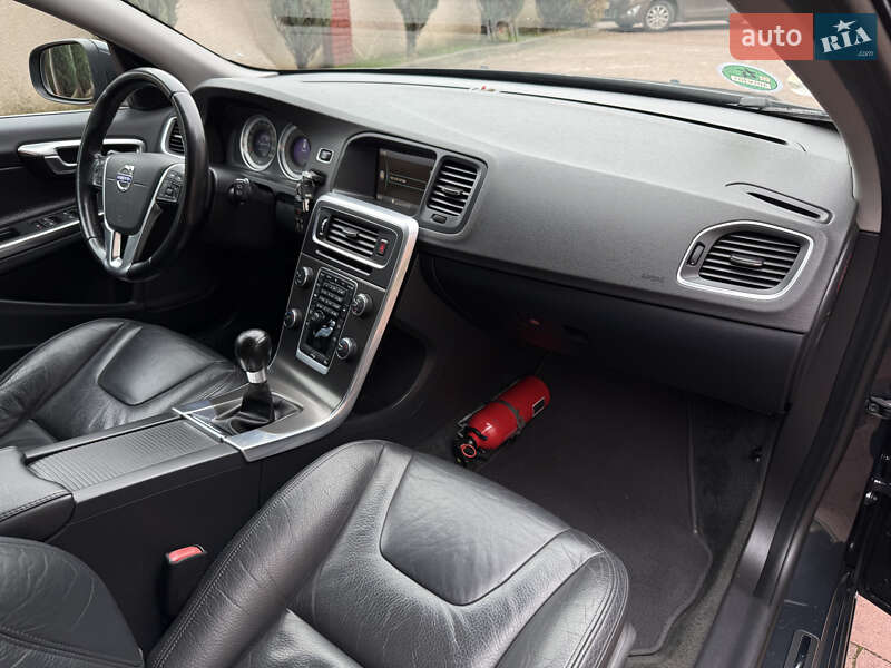Универсал Volvo V60 2012 в Стрые фото 83 Универсал Volvo V60 2012 в Стрые