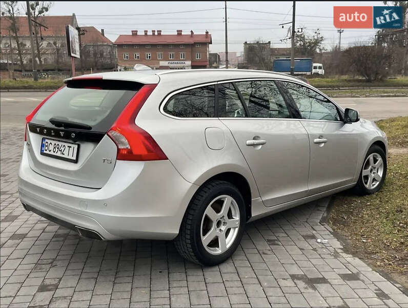 Универсал Volvo V60 2014 в Николаеве