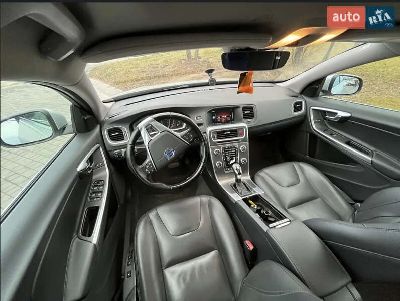 Универсал Volvo V60 2014 в Николаеве