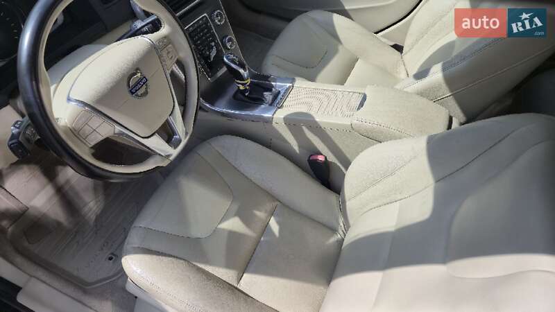 Універсал Volvo V60 2015 в Вінниці