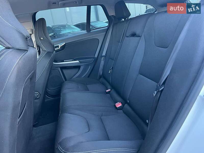 Універсал Volvo V60 2014 в Львові