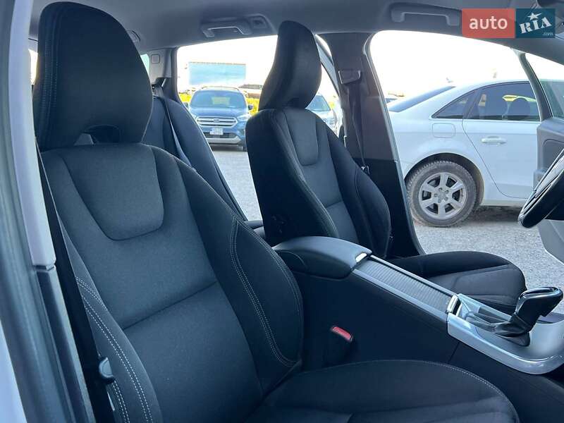Універсал Volvo V60 2014 в Львові