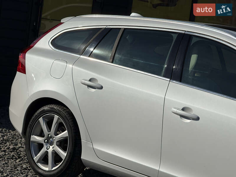 Универсал Volvo V60 2017 в Стрые фото 16 Универсал Volvo V60 2017 в Стрые