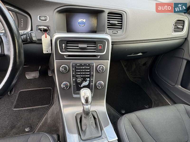 Універсал Volvo V60 2012 в Рівному фото 26 Універсал Volvo V60 2012 в Рівному