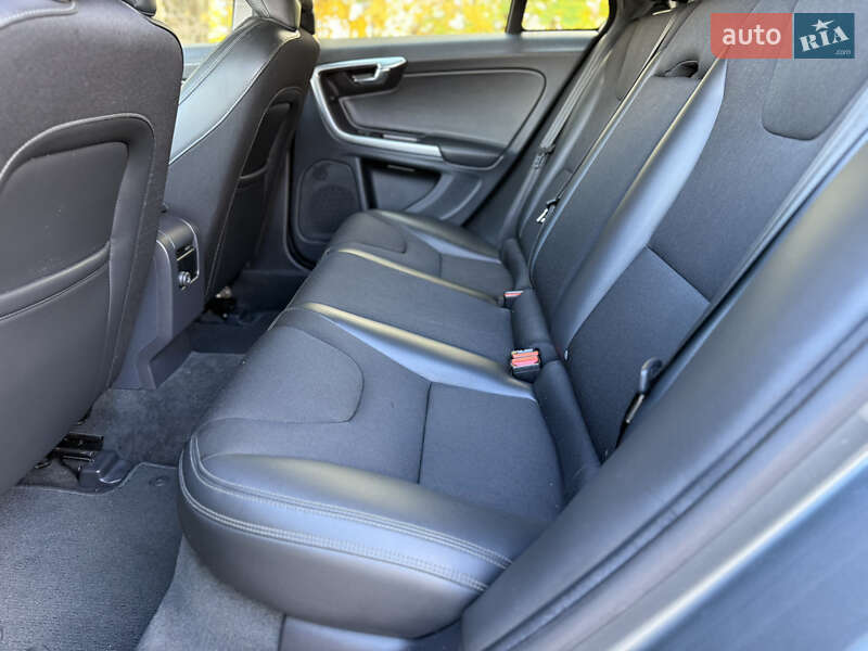 Универсал Volvo V60 2016 в Ровно фото 18 Универсал Volvo V60 2016 в Ровно