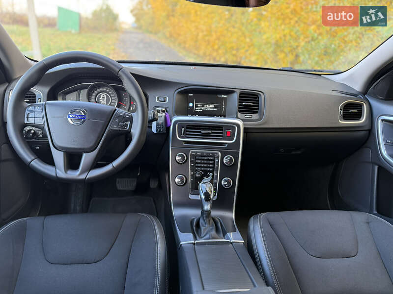 Универсал Volvo V60 2016 в Ровно фото 20 Универсал Volvo V60 2016 в Ровно