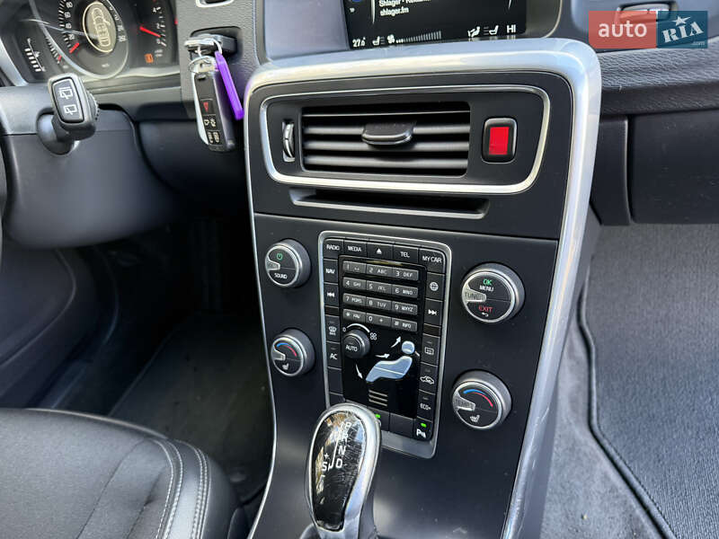 Универсал Volvo V60 2016 в Ровно фото 30 Универсал Volvo V60 2016 в Ровно