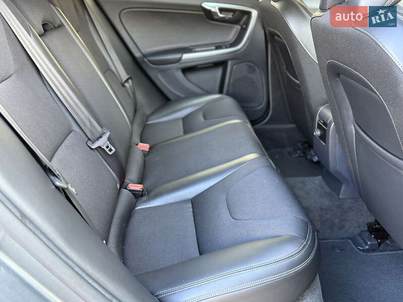 Универсал Volvo V60 2016 в Ровно фото 50 Универсал Volvo V60 2016 в Ровно