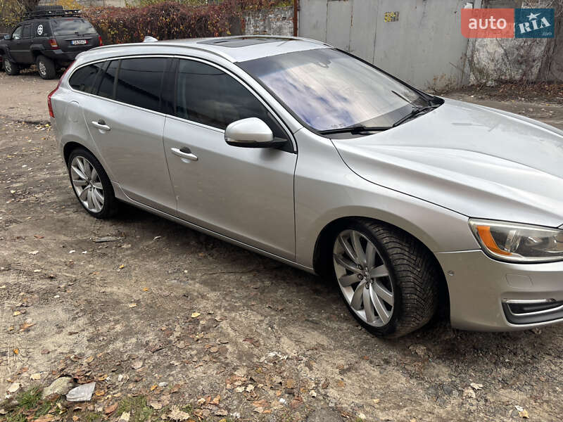 Універсал Volvo V60 2015 в Києві
