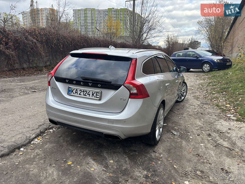 Універсал Volvo V60 2015 в Києві