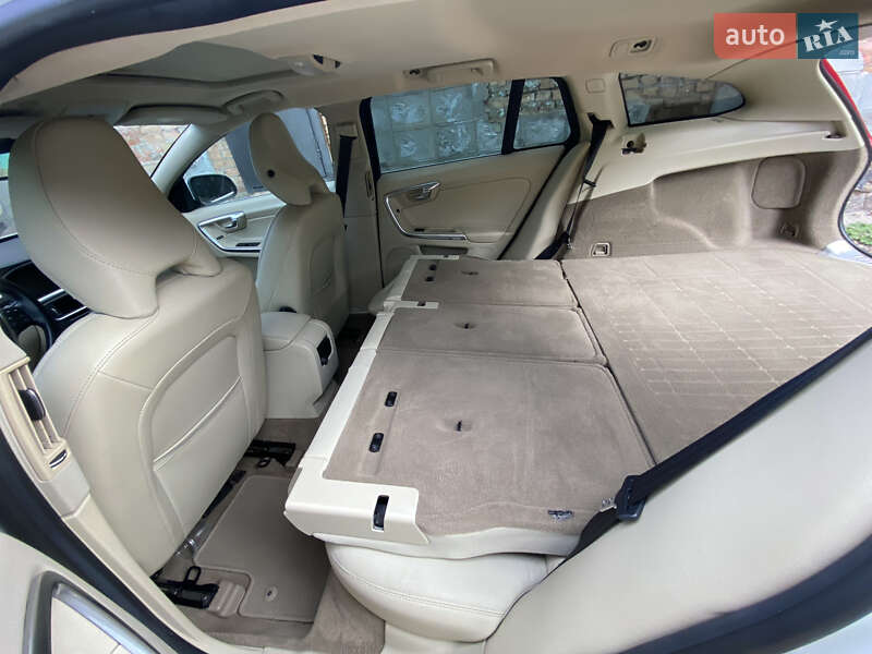 Універсал Volvo V60 2014 в Кропивницькому