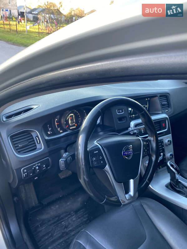 Универсал Volvo V60 2016 в Львове фото 25 Универсал Volvo V60 2016 в Львове