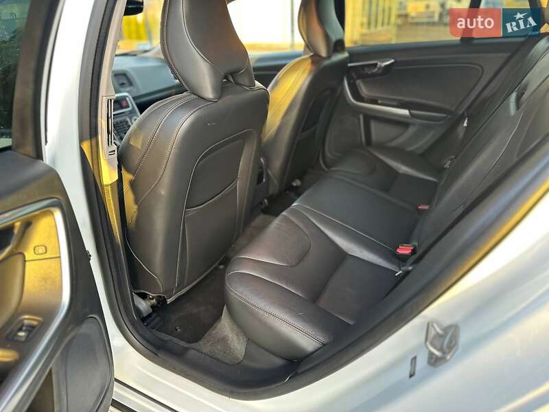Універсал Volvo V60 2015 в Луцьку фото 13 Універсал Volvo V60 2015 в Луцьку