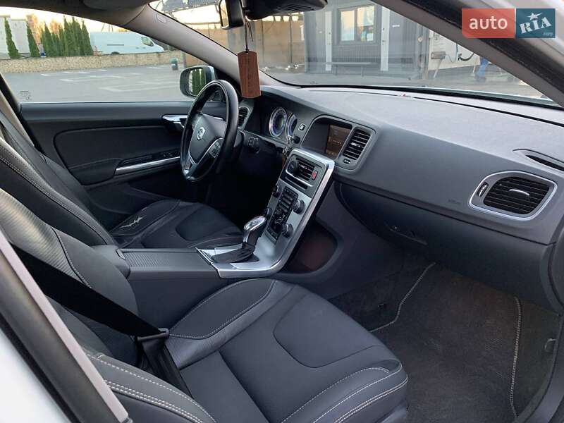 Універсал Volvo V60 2013 в Кременці