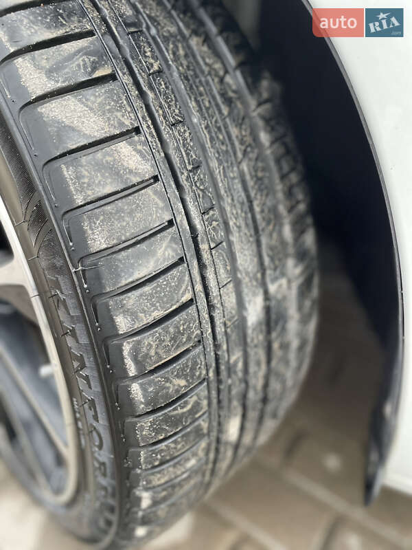 Універсал Volvo V60 2014 в Золочеві