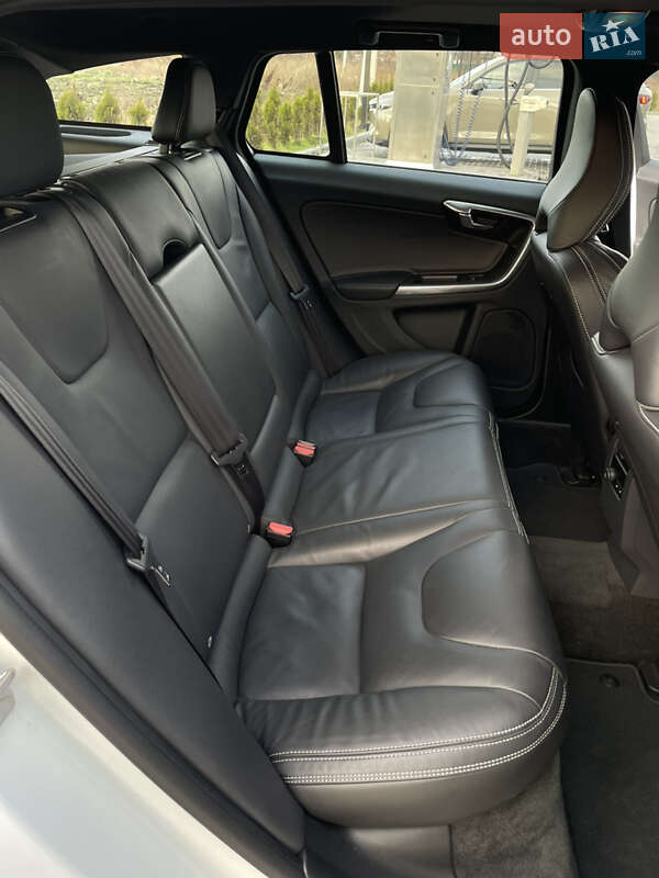 Універсал Volvo V60 2014 в Золочеві