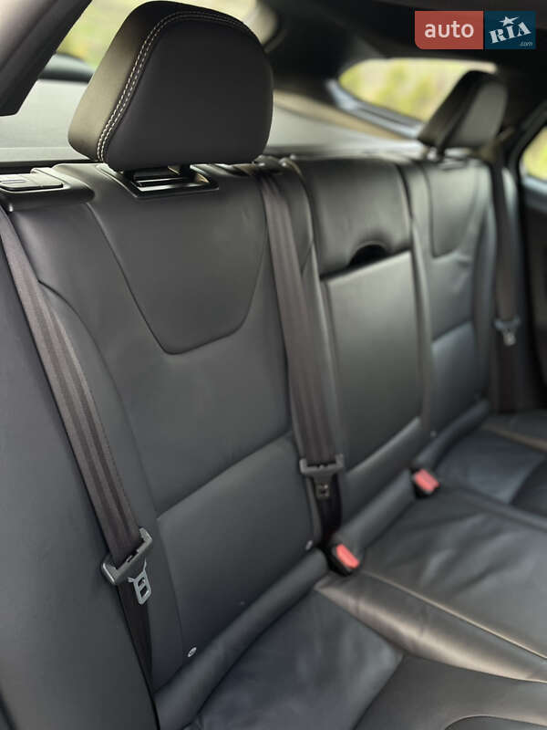 Універсал Volvo V60 2014 в Золочеві