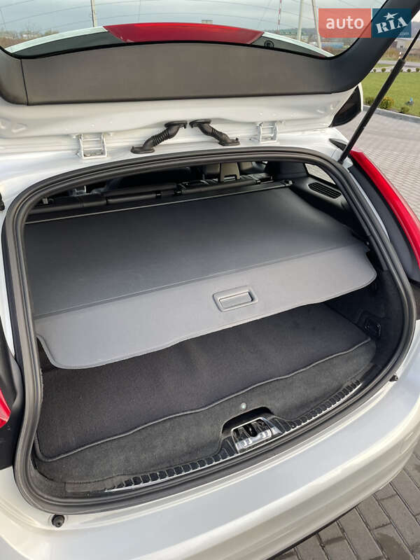 Універсал Volvo V60 2014 в Золочеві