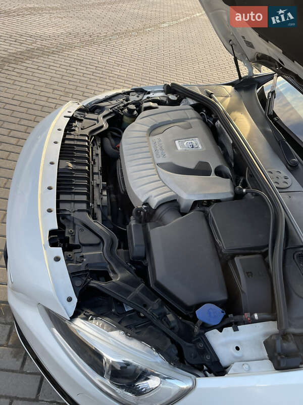 Універсал Volvo V60 2014 в Золочеві