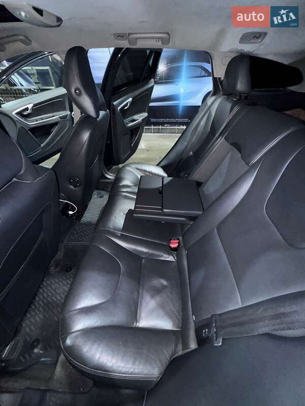 Универсал Volvo V60 2014 в Львове фото 24 Универсал Volvo V60 2014 в Львове