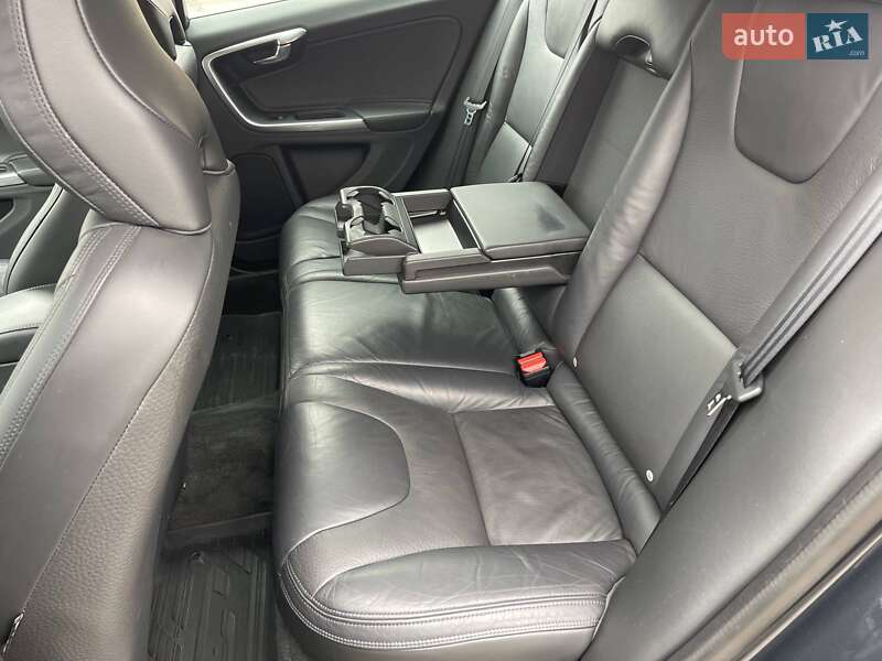 Універсал Volvo V60 2013 в Луцьку