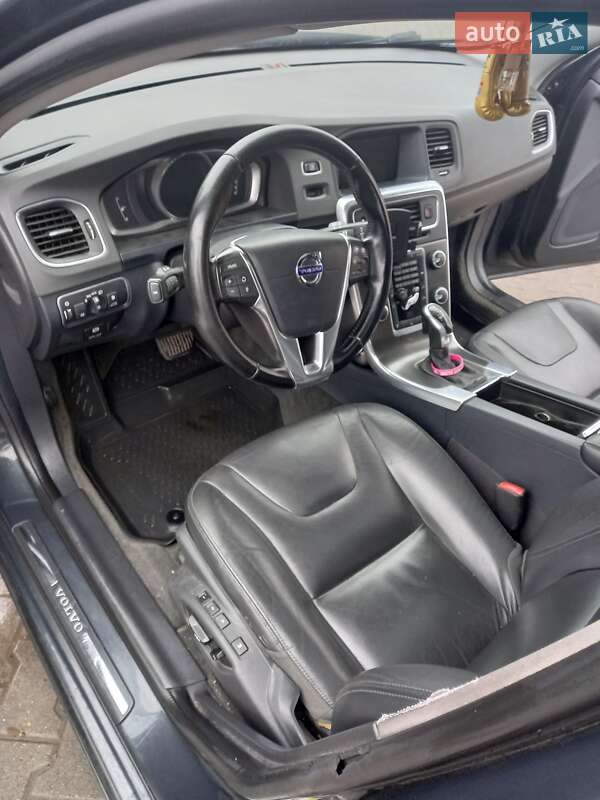 Универсал Volvo V60 2014 в Львове фото 3 Универсал Volvo V60 2014 в Львове