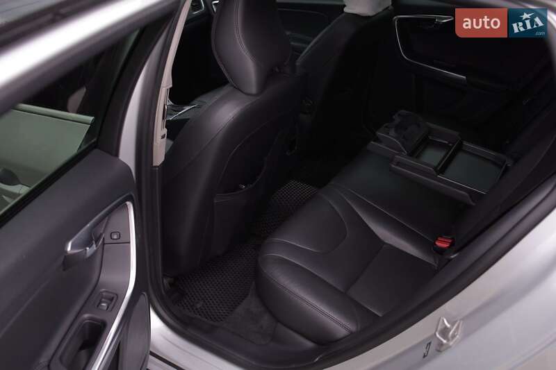 Универсал Volvo V60 2014 в Каменском фото 19 Универсал Volvo V60 2014 в Каменском