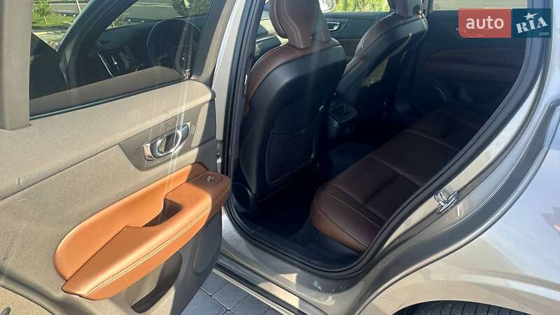 Универсал Volvo V60 2021 в Дубно