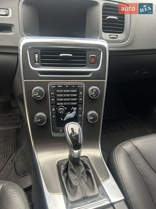 Универсал Volvo V60 2014 в Киеве фото 20 Универсал Volvo V60 2014 в Киеве