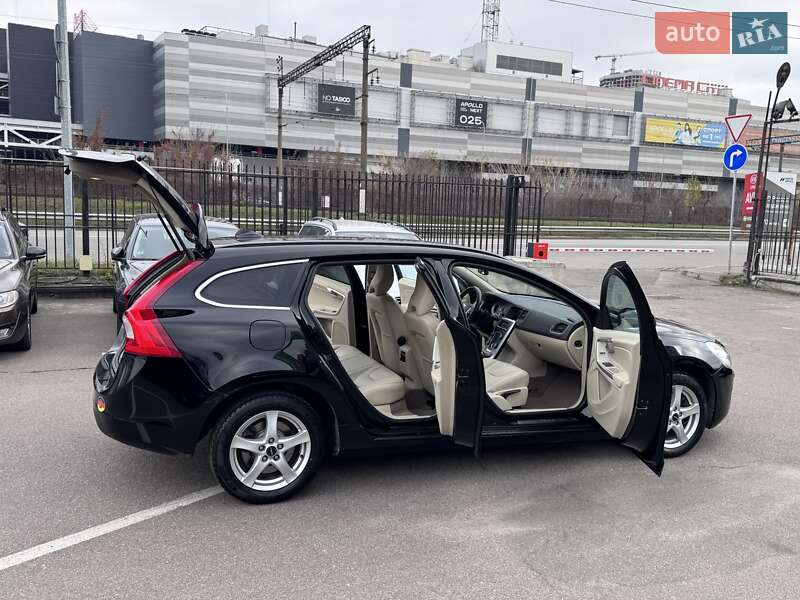 Універсал Volvo V60 2012 в Києві