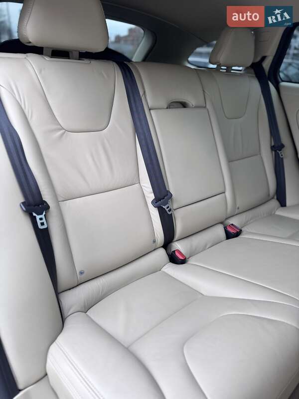 Універсал Volvo V60 2012 в Києві