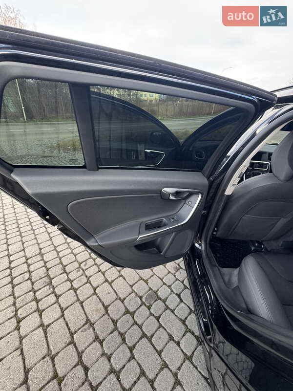 Універсал Volvo V60 2010 в Трускавці