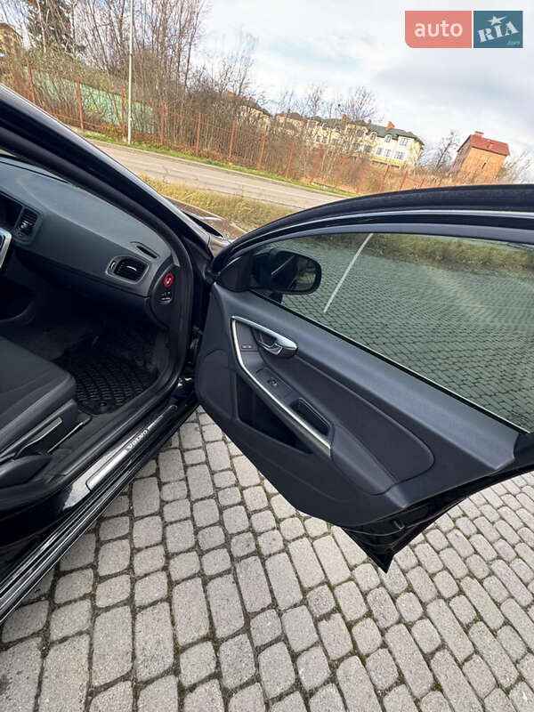 Універсал Volvo V60 2010 в Трускавці