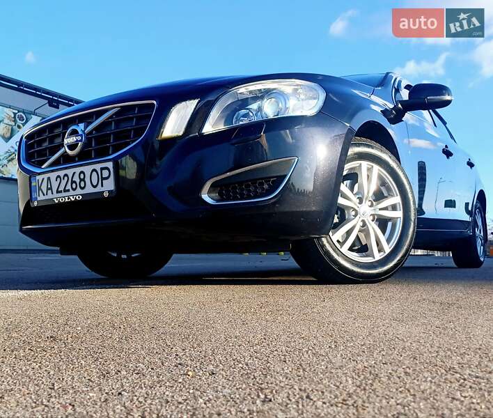 Универсал Volvo V60 2012 в Киеве