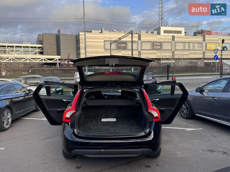 Универсал Volvo V60 2012 в Киеве фото 23 Универсал Volvo V60 2012 в Киеве