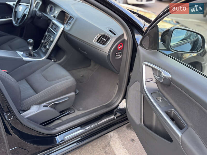 Универсал Volvo V60 2012 в Киеве фото 33 Универсал Volvo V60 2012 в Киеве