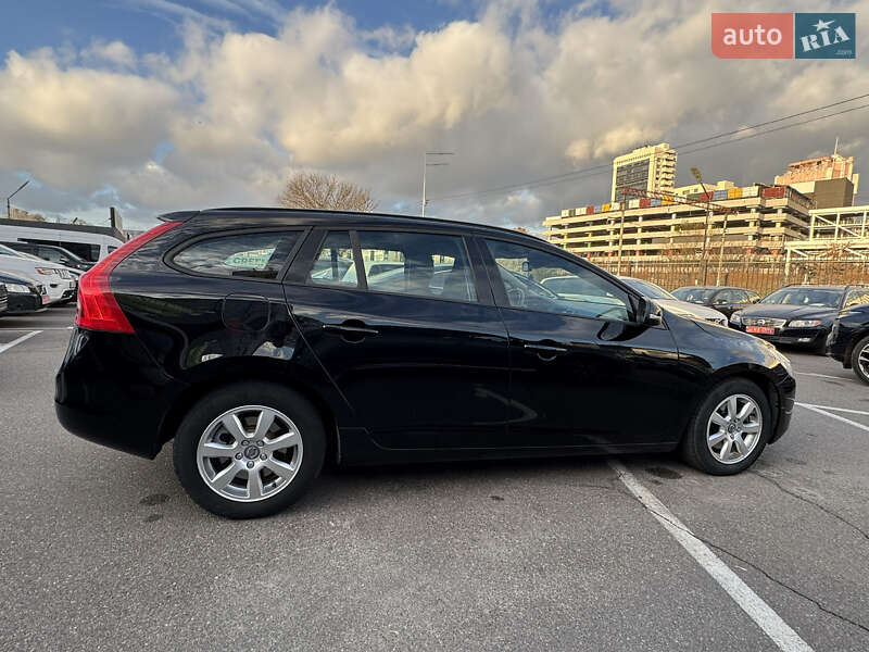 Универсал Volvo V60 2012 в Киеве фото 63 Универсал Volvo V60 2012 в Киеве